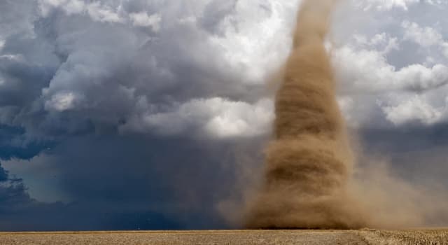 Natuur Trivia Vraag: De overgrote meerderheid van alle tornado's komt in welk land voor?