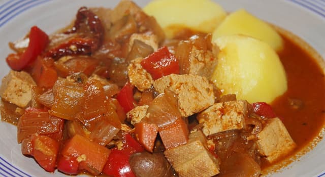 Cultuur Trivia Vraag: Welke van deze is geen ingrediënt van goulash?