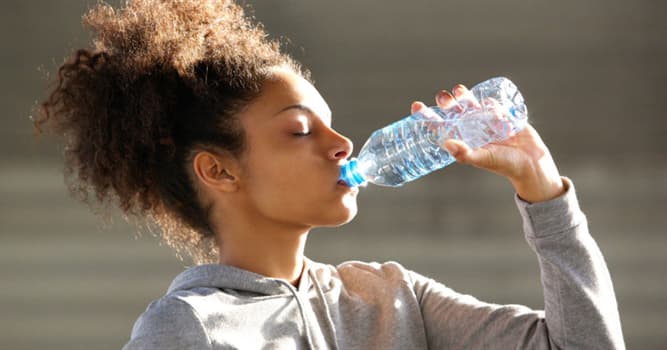 Natuur Trivia Vraag: Welke van de volgende feiten over water drinken is waar?