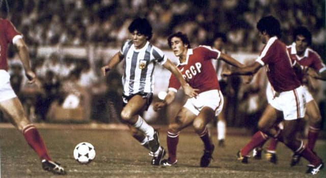 Sport Trivia Vraag: Wat had een negatieve invloed op de carrière van Diego Maradona?