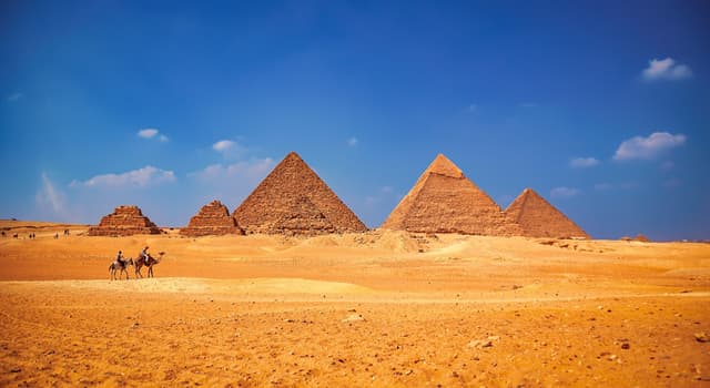 Geschiedenis Trivia Vraag: Hoeveel jaar duurde het om de Piramide van Cheops te bouwen?