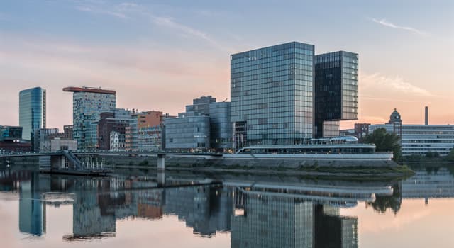 Aardrijkskunde Trivia Vraag: In welk land ligt de stad Düsseldorf?