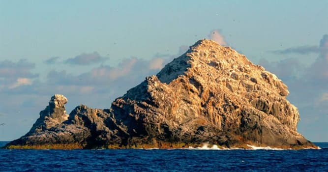 Geography Trivia Question: Near which island is the Pūhāhonu volcano located?