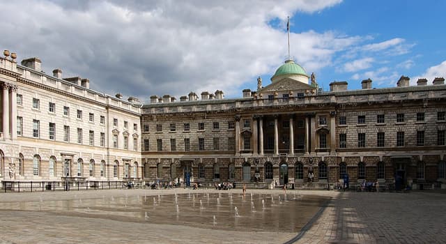 Kultura Pytanie-Ciekawostka: Gdzie znajduje się Somerset House?