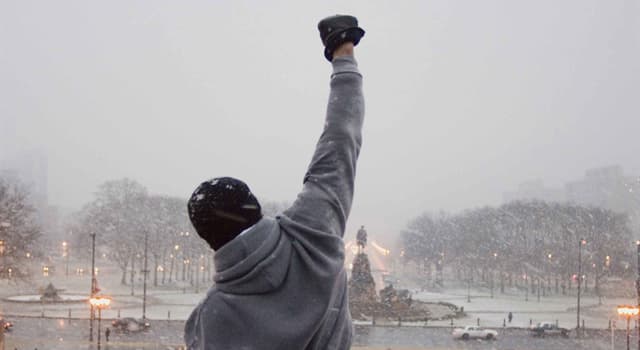 Filmy Pytanie-Ciekawostka: Który aktor zagrał boksera Rocky'ego Balboa w filmie o tym samym tytule?