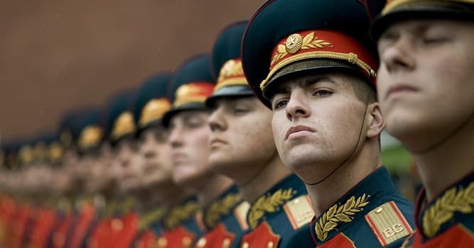 Toplum Trivia Sorusu: Askeriyede yeni alınan askerin rütbesi nedir?