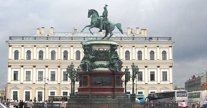 История Вопрос: Какому императору установлен памятник на Исаакиевской площади в Санкт-Петербурге?
