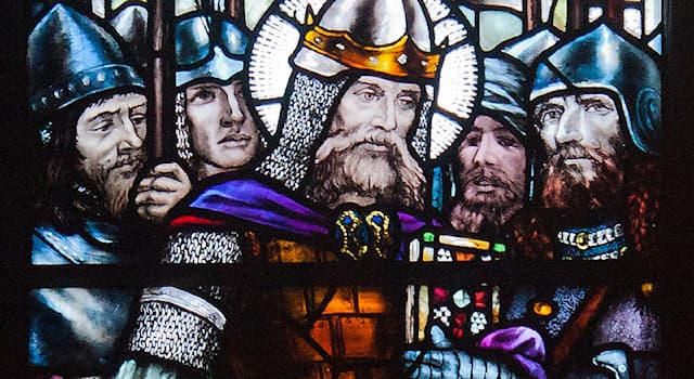 Histoire Question: Le roi de Munster Cormac mac Cuilennáin était également un évêque de quel pays ?