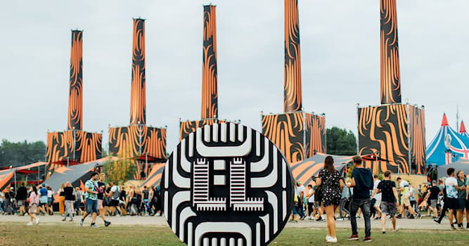 Maatschappij Trivia Vraag: Naar welk hippiefeest is het muziekfestival Lowlands vernoemd?