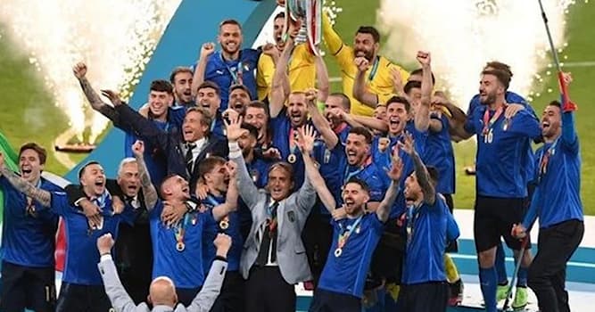 sport Pytanie-Ciekawostka: Który kraj wygrał Mistrzostwa Europy w Piłce Nożnej 2020, które odbyły się w 2021 roku?