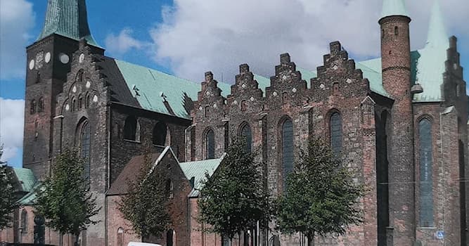 Cultura Pregunta Trivia: ¿Cuál es la catedral de mayor altura en Dinamarca?