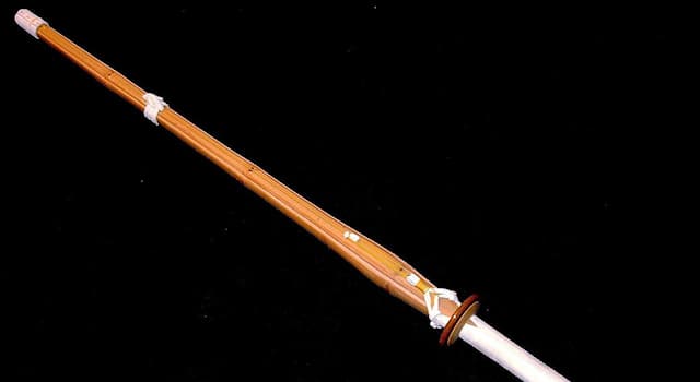 Спорт Вопрос: Как называется бамбуковый спортивный снаряд, симулирующий меч и использующийся для тренировок в кэндо?
