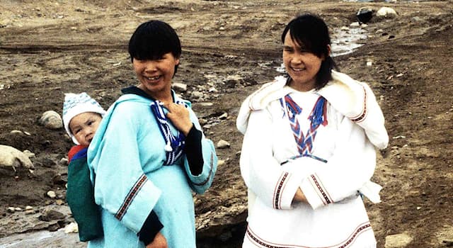 Kultur Wissensfrage: Wie heißt eine Wetterjacke der Inuitfrauen der östlichen kanadischen Arktis?