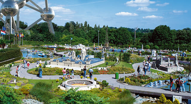 Культура Вопрос: Где находится парк Мини-Европа, в котором представлены репродукции самых красивых монументов в ЕС?