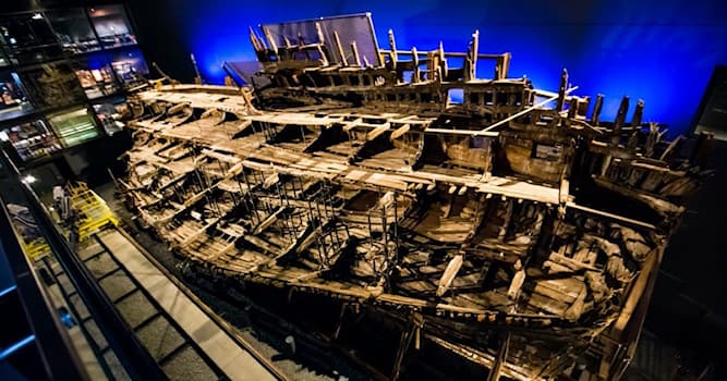 Geography Trivia Question: In which English city is the remains of the warship 'Mary Rose' on display?