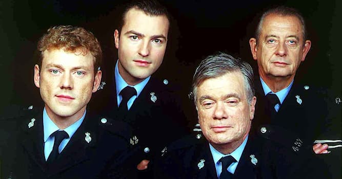 Movies & TV Trivia Question: Who sang the theme song to the TV series 'Heartbeat'?
