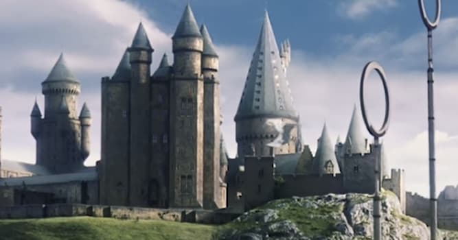 Movies & TV Trivia Question: Who was the Headmaster of Harry Potter's school 'Hogwarts' in Harry's time?