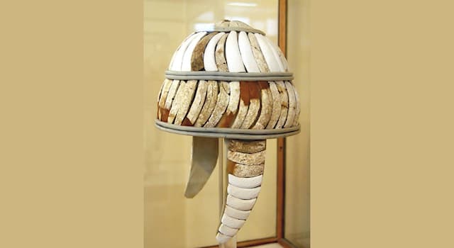 История Вопрос: Из клыков какого животного изготавливались шлемы в Древней Греции во II тысячелетии до н. э.?