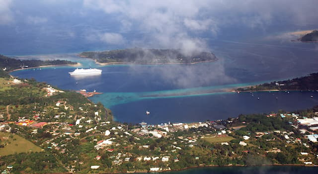 География Вопрос: Как называется столица республики Вануату, расположенной в юго-западной части Тихого океана?