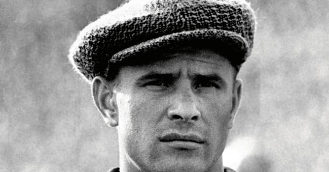 Спорт Вопрос: Как звали легендарного советского футбольного вратаря?