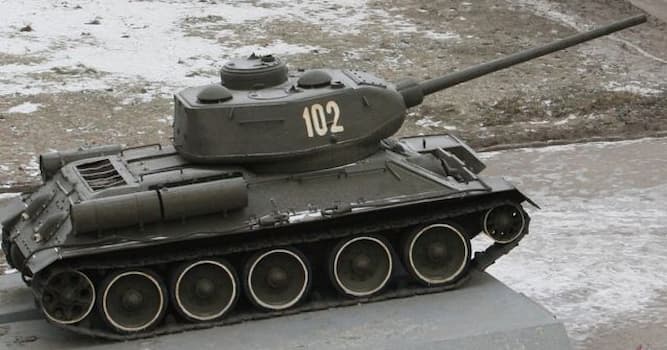 История Вопрос: Какая автомобилестроительная корпорация разработала свой первый французский танк?