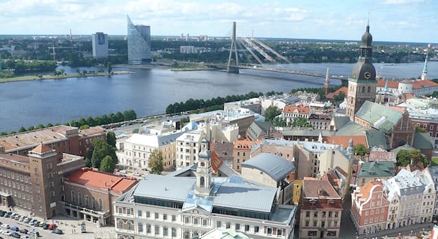 География Вопрос: Какая европейская столица находится на обоих берегах реки Даугавы?