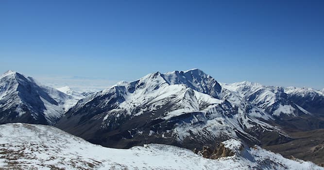 География Вопрос: Какая гора является самой высокой в Азербайджане?