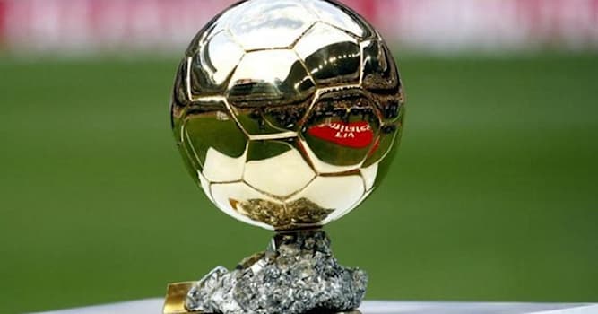 Спорт Вопрос: Какой футболист получил Золотой мяч 29 ноября 2021 года?