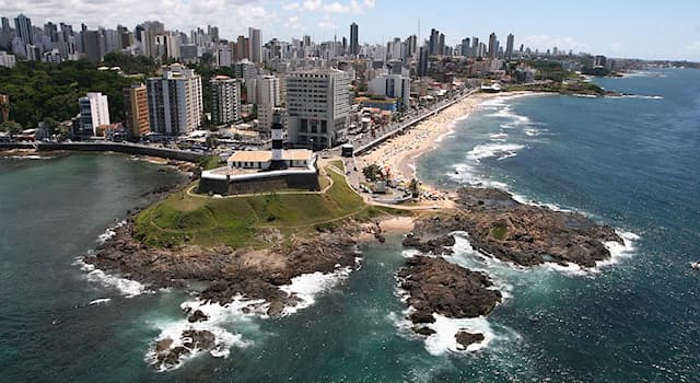 География Вопрос: Какой город был первой столицей Бразилии?