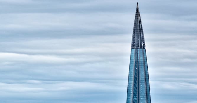 Общество Вопрос: Какова высота самого высокого здания в Европе?