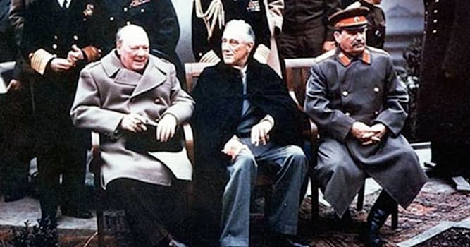 История Вопрос: Кто из "лидеров" второй мировой войны носил прозвище "Дядюшка Джо"?