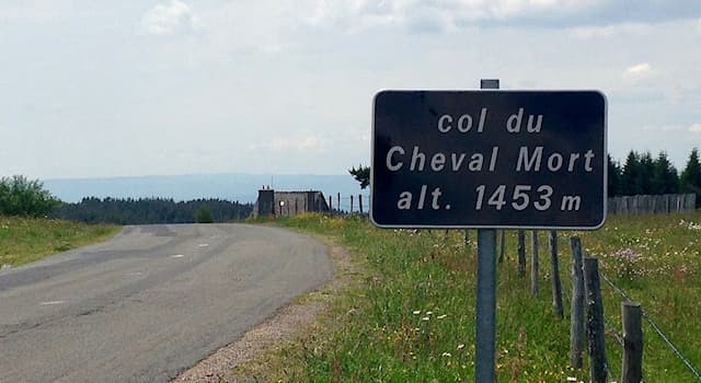 Nature Question: Le col du Cheval Mort se situe dans quel pays ?