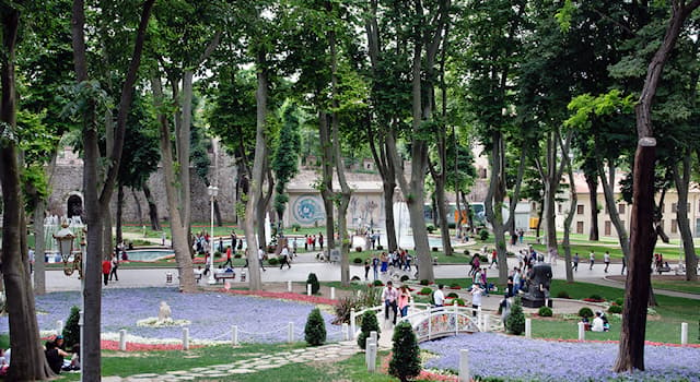 География Вопрос: Парк Гюльхане — это крупнейший парк в центре какого города?