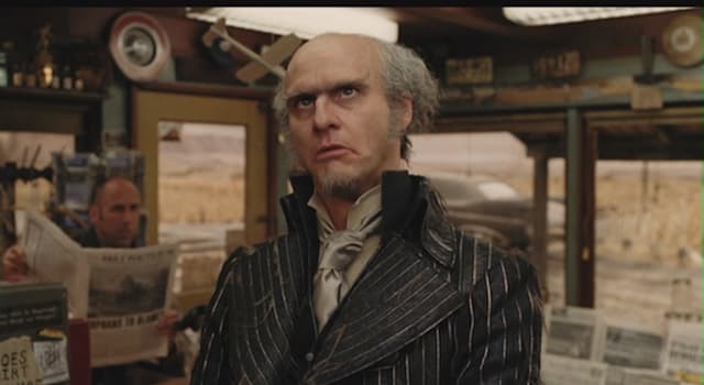 Films et télé Question: Qui incarne le Comte Olaf dans le film "Les Désastreuses Aventures des orphelins Baudelaire" de 2004 ?
