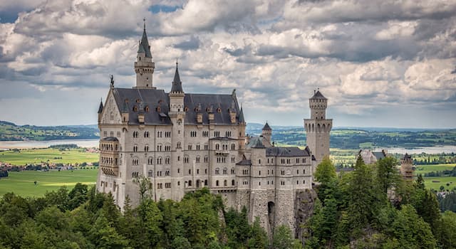 Культура Вопрос: В какой федеральной земле Германии находится знаменитый замок Нойшванштайн?