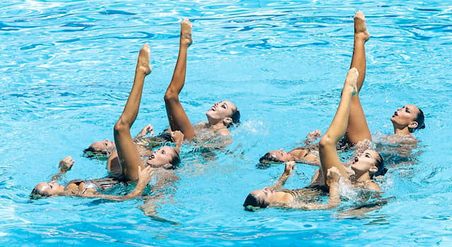 Спорт Вопрос: В какой стране в 1920-е годы появилось синхронное плавание, первоначально известное как водный балет?