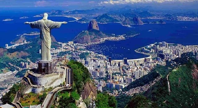 История Вопрос: В каком году город Рио-де-Жанейро стал столицей Бразилии?