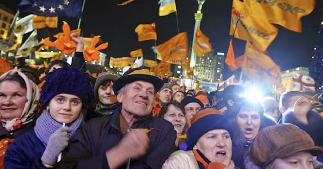 Общество Вопрос: В каком году на Украине произошла Оранжевая революция?
