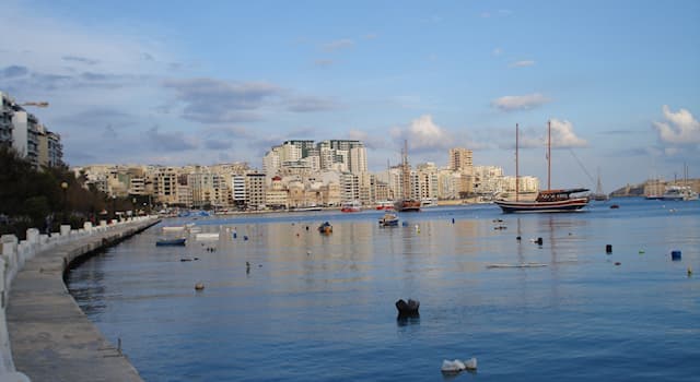 Geography Trivia Question: What is the name of the harbour to the west of Valletta, the capital city of Malta?