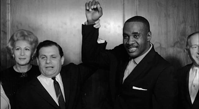 Sport Trivia Question: Who did professional boxer Sonny Liston beat to become the world heavyweight champion?
