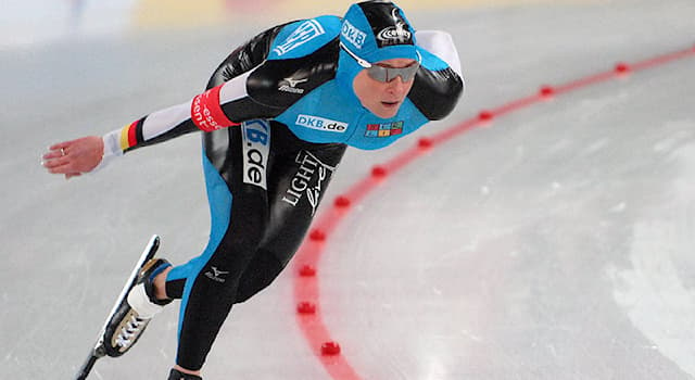 Спорт Вопрос: Какую страну представляет конькобежка Клаудия Пехштайн?
