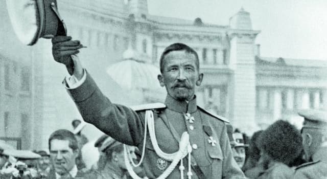 История Вопрос: При штурме какого города погиб русский генерал Лавр Корнилов, один из лидеров Белого движения в России?
