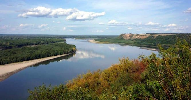География Вопрос: Какая самая длинная река России?