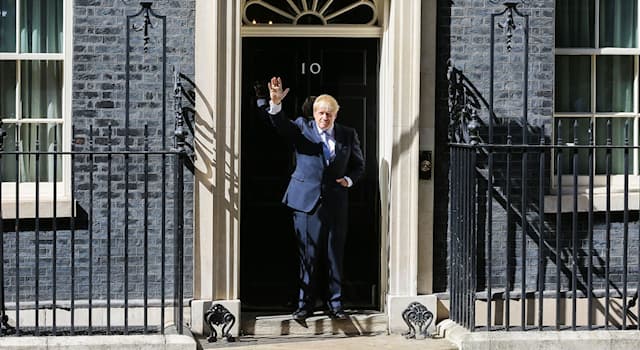 Culture Trivia Question: The door knocker on the front of Number 10 Downing Street is in the shape of which animals head?