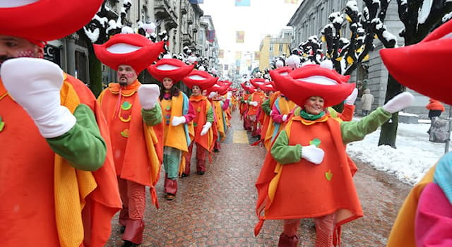 Культура Вопрос: В какой из стран мира на протяжении ста пятидесяти лет проходит карнавал, называемый «Рабадан»?