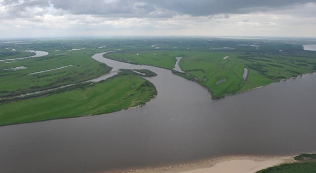 Geography Trivia Question: What does the Chinese name of the river Amur, "Heilongjiang", mean?
