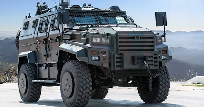 Toplum Trivia Sorusu: Fotoğraftaki 4×4 askeri aracın adı nedir?