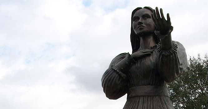 History Trivia Question: In the Texas Revolution, who was Francita Alavez?