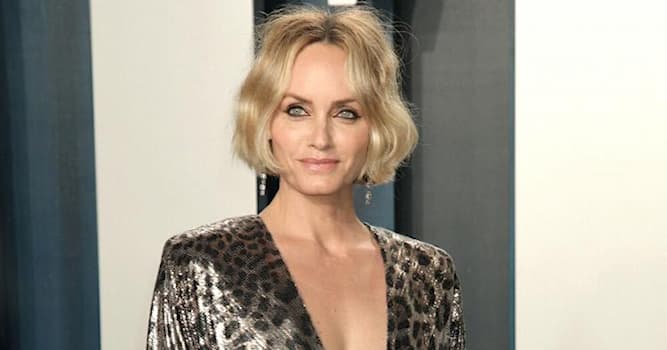 Films et télé Question: Qui est Amber Valletta ?
