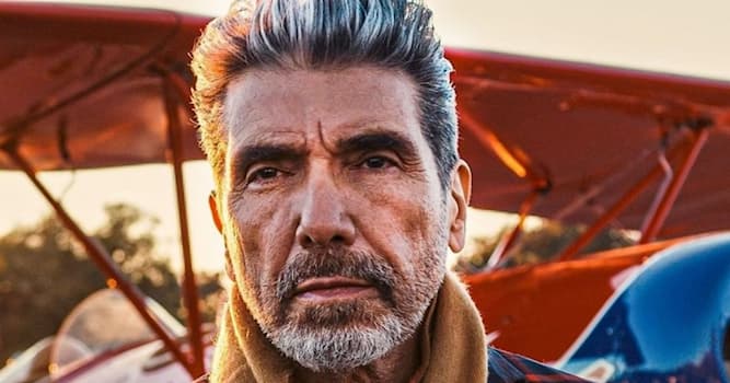 Sociedad Pregunta Trivia: ¿Quién es el cantante de la foto?